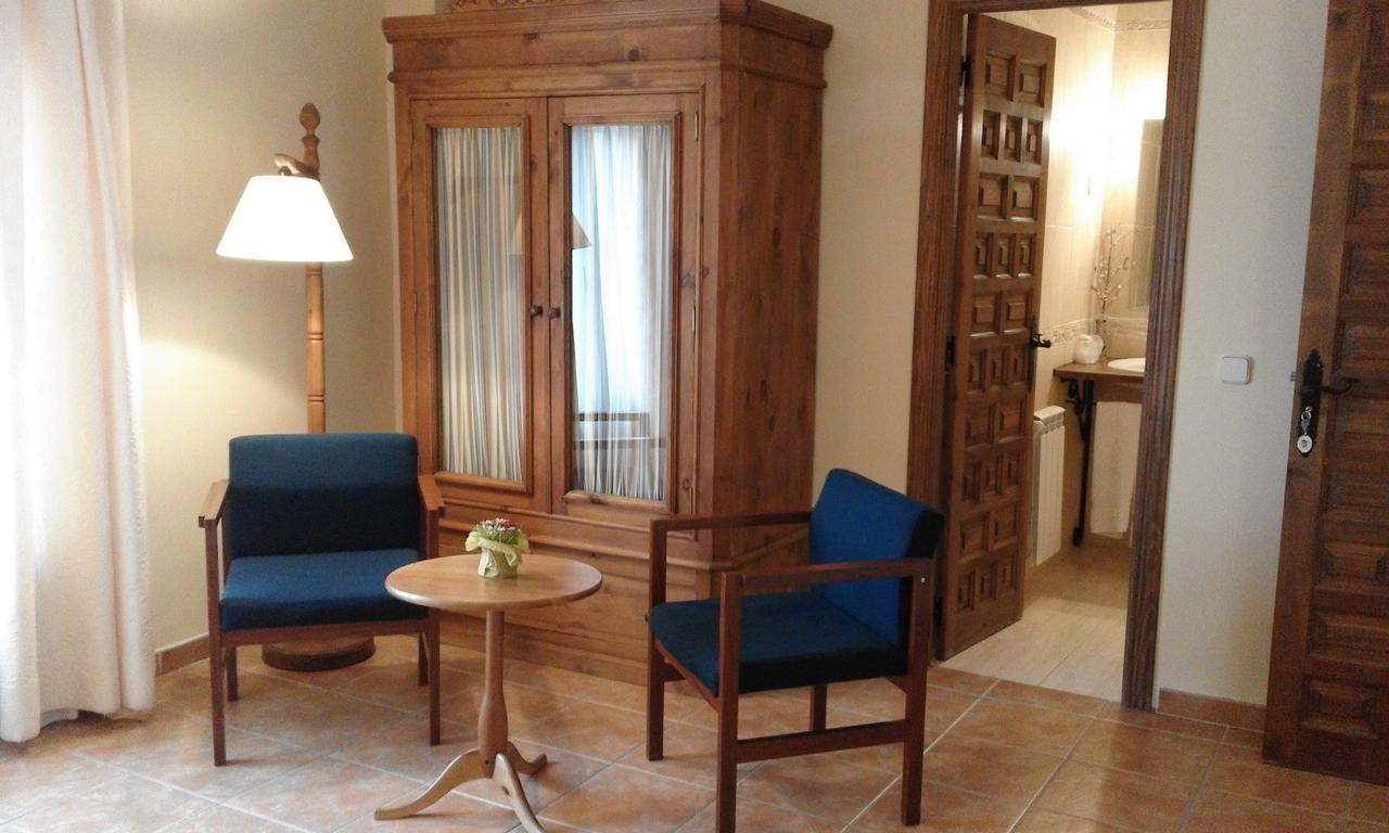 Hostal Rural Cumbres De Castilla Mandayona Exterior foto