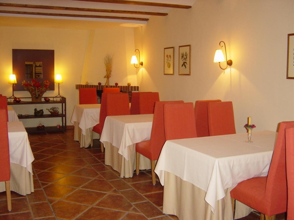 Hostal Rural Cumbres De Castilla Mandayona Exterior foto